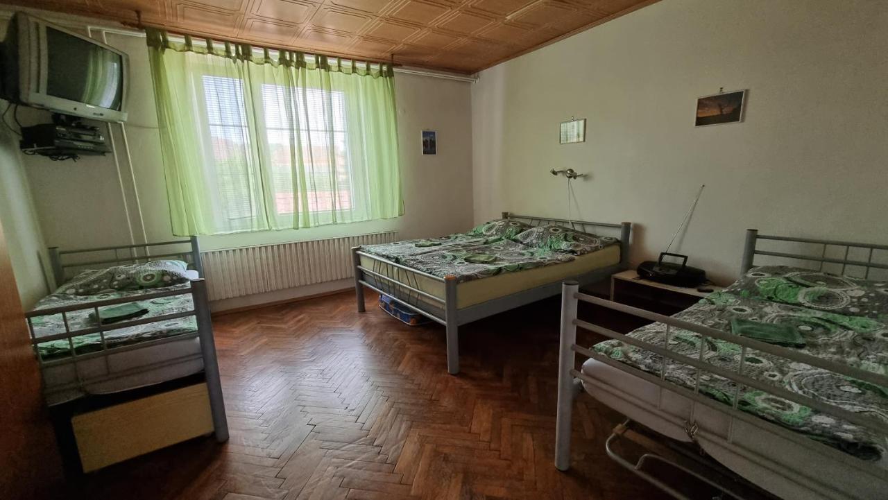 Apartman Modre Z Nebe Nemcicky  Luaran gambar