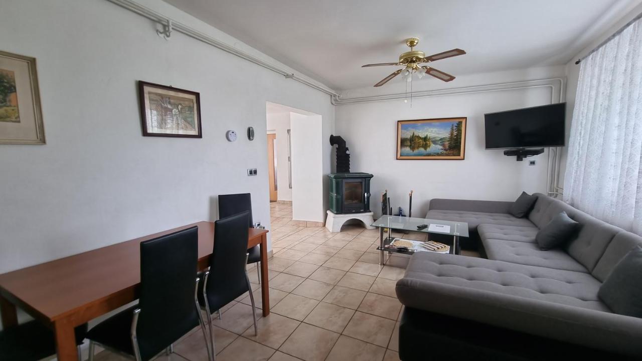 Apartman Modre Z Nebe Nemcicky  Luaran gambar